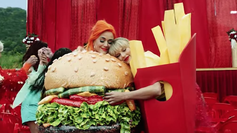 Taylor Swift y Katy Perry en "You Need To Calm Down".