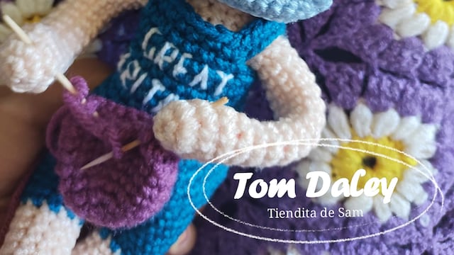 Artesana mexicana crea muñeco de Tom Daley