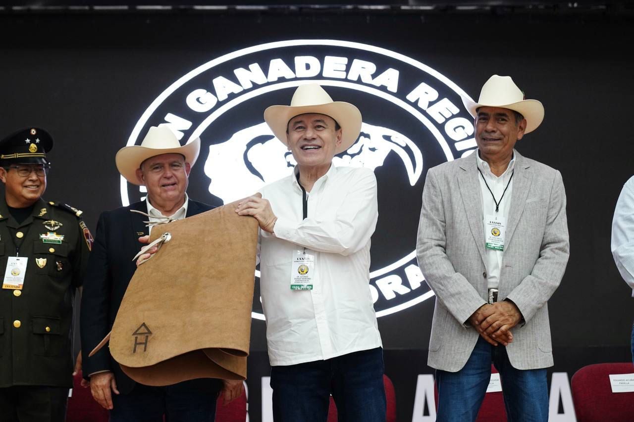 Alfonso Durazo en asamblea de Unión Ganadera Regional de Sonora