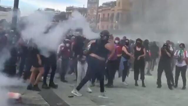Manifestante gas