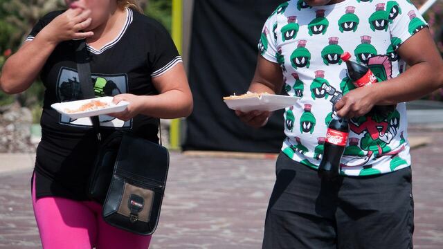 Consumo de bebidas azucaradas y sus efectos en la nutrición y obesidad.