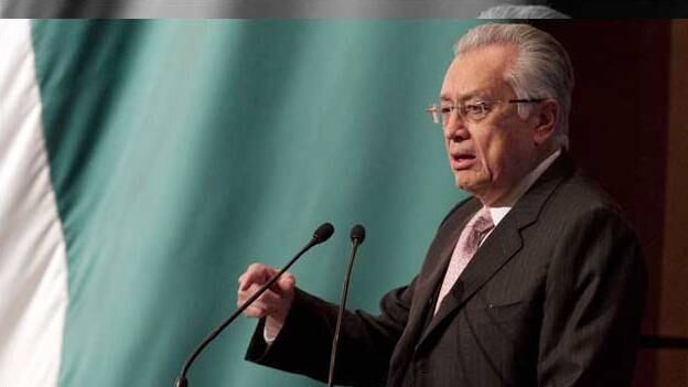 Ser policía es el primer problema de Osorio Chong, dice Bartlett