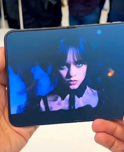 Netflix y Apple rediseñan la app para aprovechar el iPhone Duo