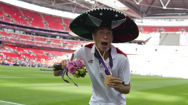 Chatón Enríquez habla en entrevista sobre cómo Club Chivas arruinó su carrera
Jorge Enriquez Jugador de Mexico posa con su medalla de oro despues del partido Brasil vs Mexico, correspondiente a la final por la medalla de oro de los Juegos Olimpicos Londres 2012, el 11 de Agosto de 2012.