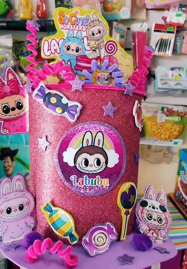 Sombrero loco de Labubu