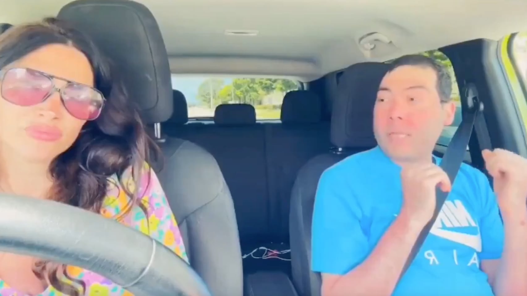 Elisa Jordana y Zscorro pelean en vivo.