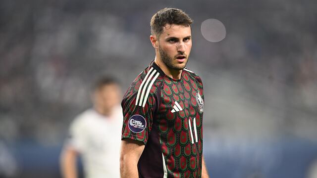 Santiago Giménez con el Tri