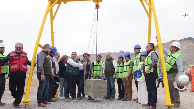Pepe Couttolenc y la SMAyDS colocan primera piedra del Primer Centro Integral de Residuos .