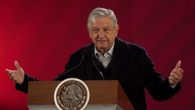Andrés Manuel López Obrador. Adquisición de pipas.