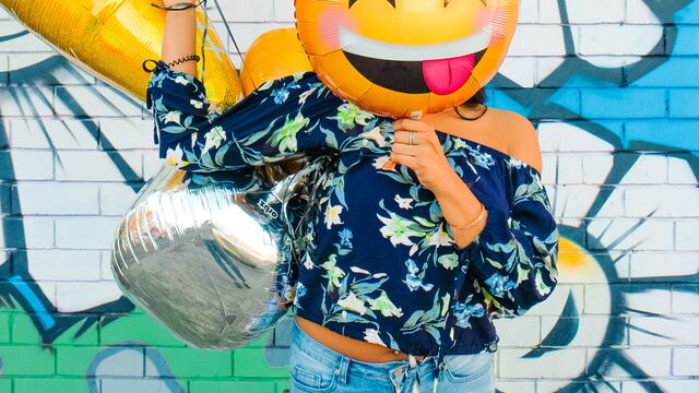 Si quieres ligar más, usa más emojis y menos palabras