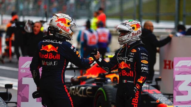 Sergio Pérez y Max Verstappen en el gran premio de Japón