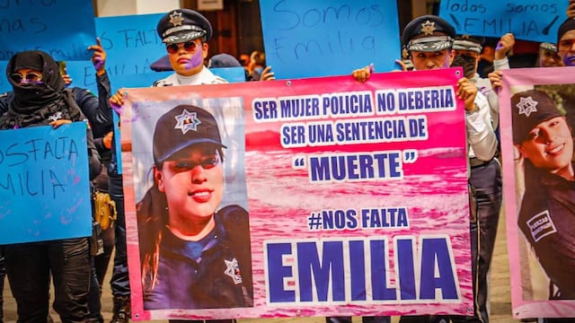 Mujeres policías protestan por asesinato de compañera en Culiacán