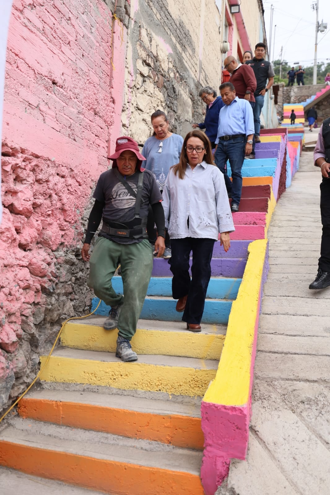 Ecatepec entrega obras de drenaje y pavimentación en Almárcigo Norte.
