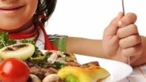 Niños pueden comer carne y alimentos de origen animal a partir de los 6 meses