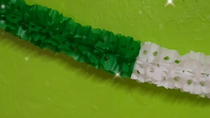 Guirnalda tricolor de papel para las fiestas patrias