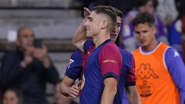 FC Barcelona remonta al Valladolid y se mantiene líder de LaLiga
