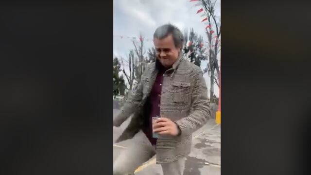 Usuarios de redes sociales han apodado al agresor "Lord Café".