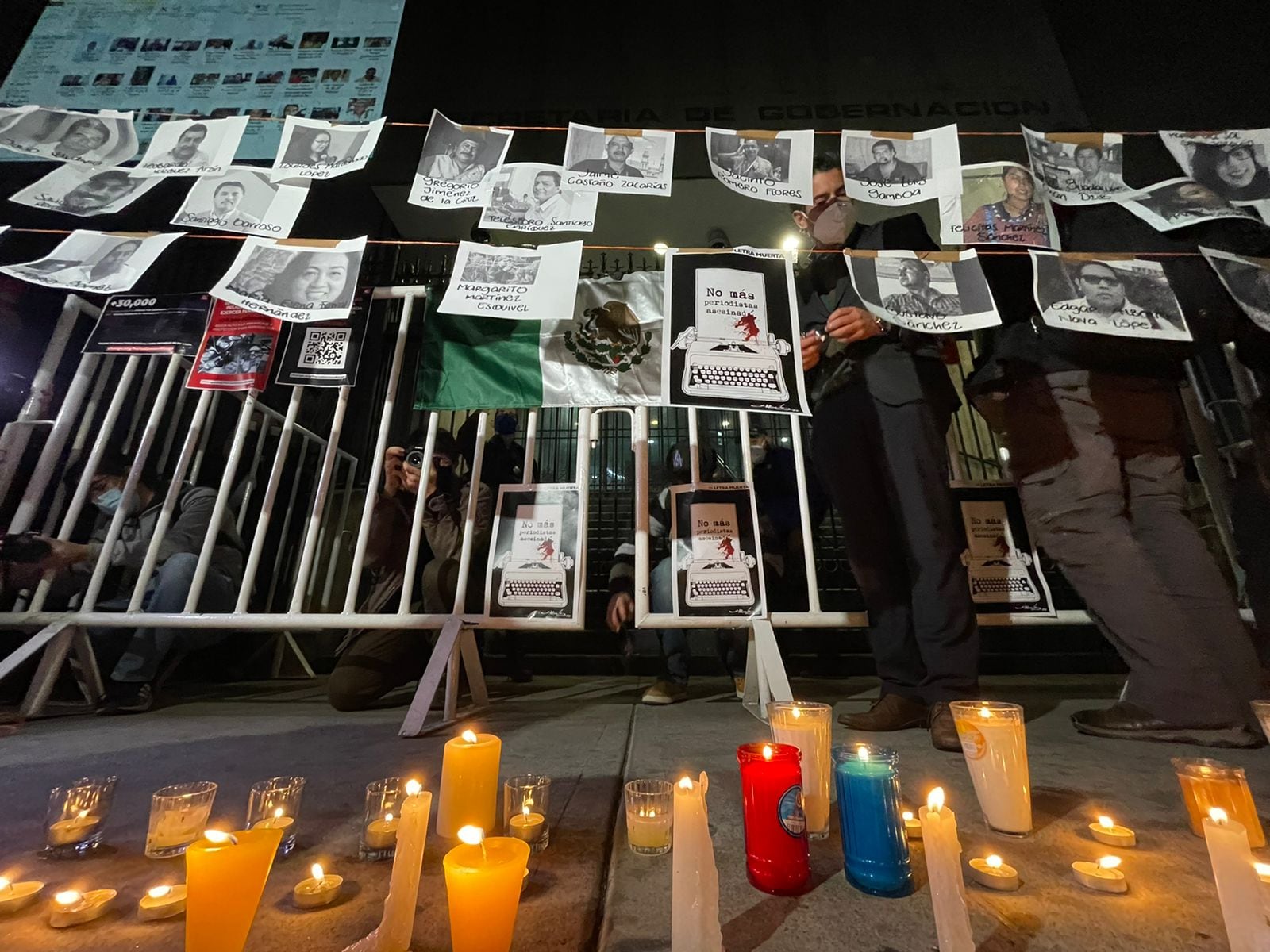 Manifestación de periodistas en la Segob