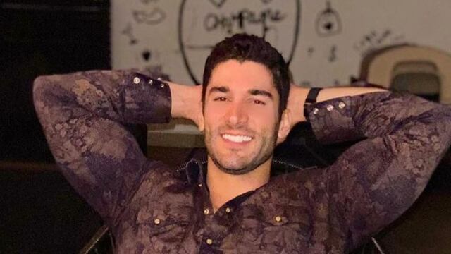 Enrique Mayagoitia, conductor.