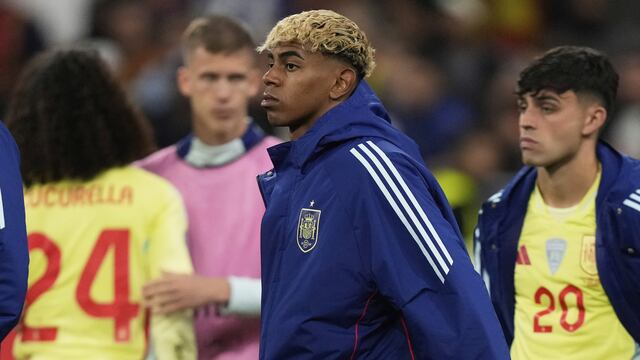 La acción de Lamine Yamal durante la premiación a Portugal que demostraría que ya lo venció su ego