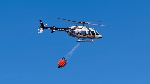 SSC despliega apoyo aéreo para sofocar dos incendios en Tlaxcala