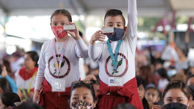 Beca universal para estudiantes de educación básica de Claudia Sheinbaum