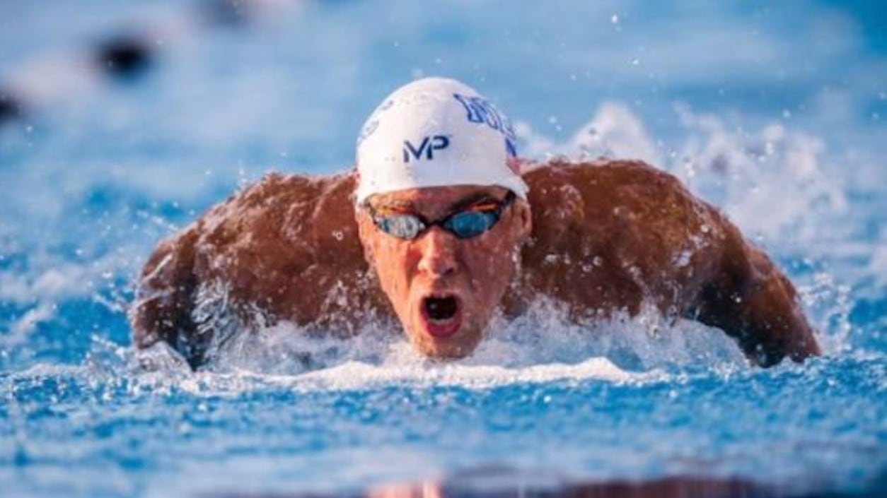 Michael Phelps en competencia.