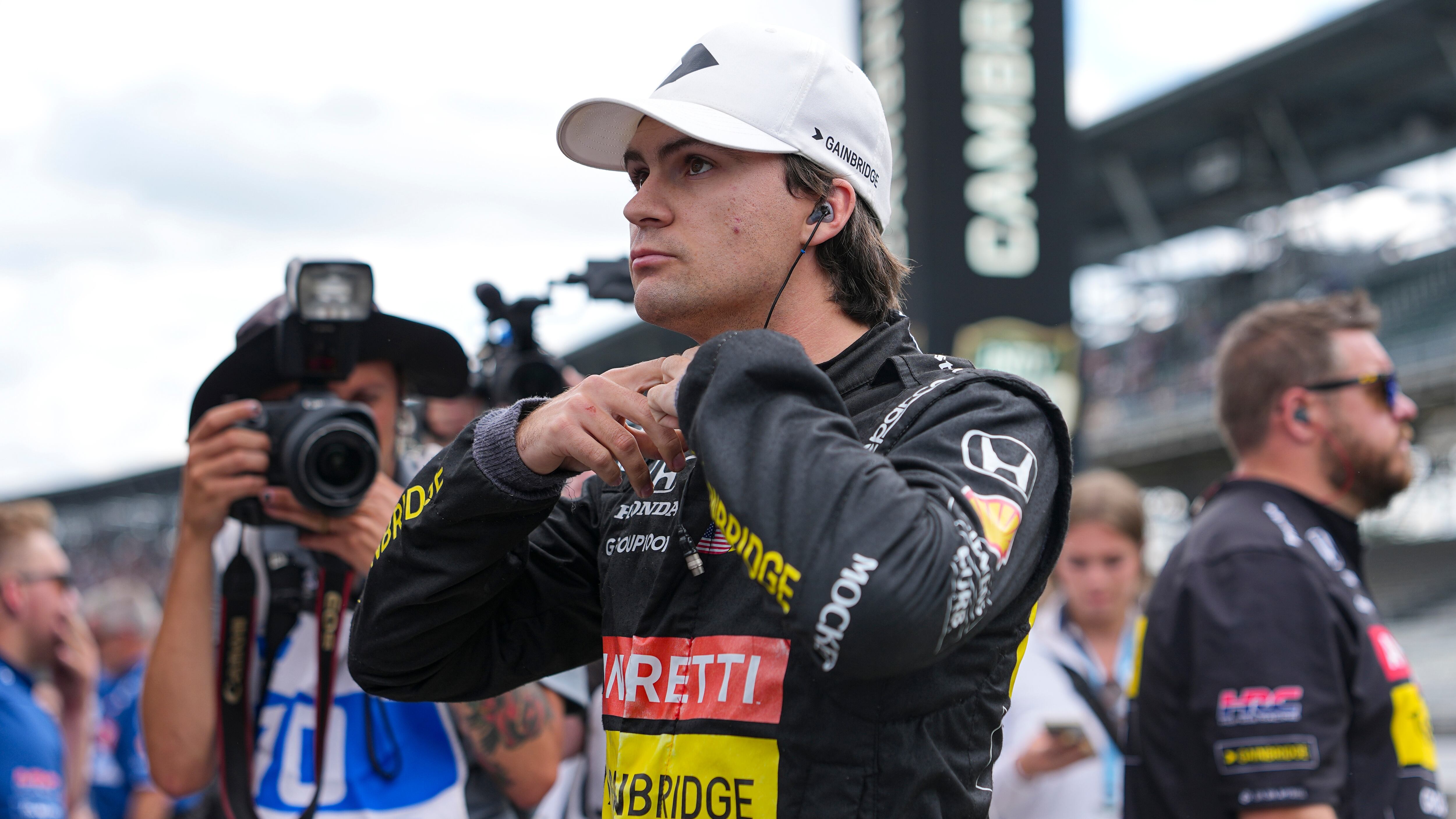 ¿No confían en Checo Pérez? Cadillac presenta a nuevo piloto para la temporada 2026 de la F1
