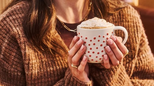 Starbucks celebra el regreso del Pumpkin Spice Latte con nueva colección en Estados Unidos