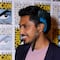Tenoch Huerta posa con penacho junto a Letitia Wright y Angela Bassett para el estreno de Black Panther 2