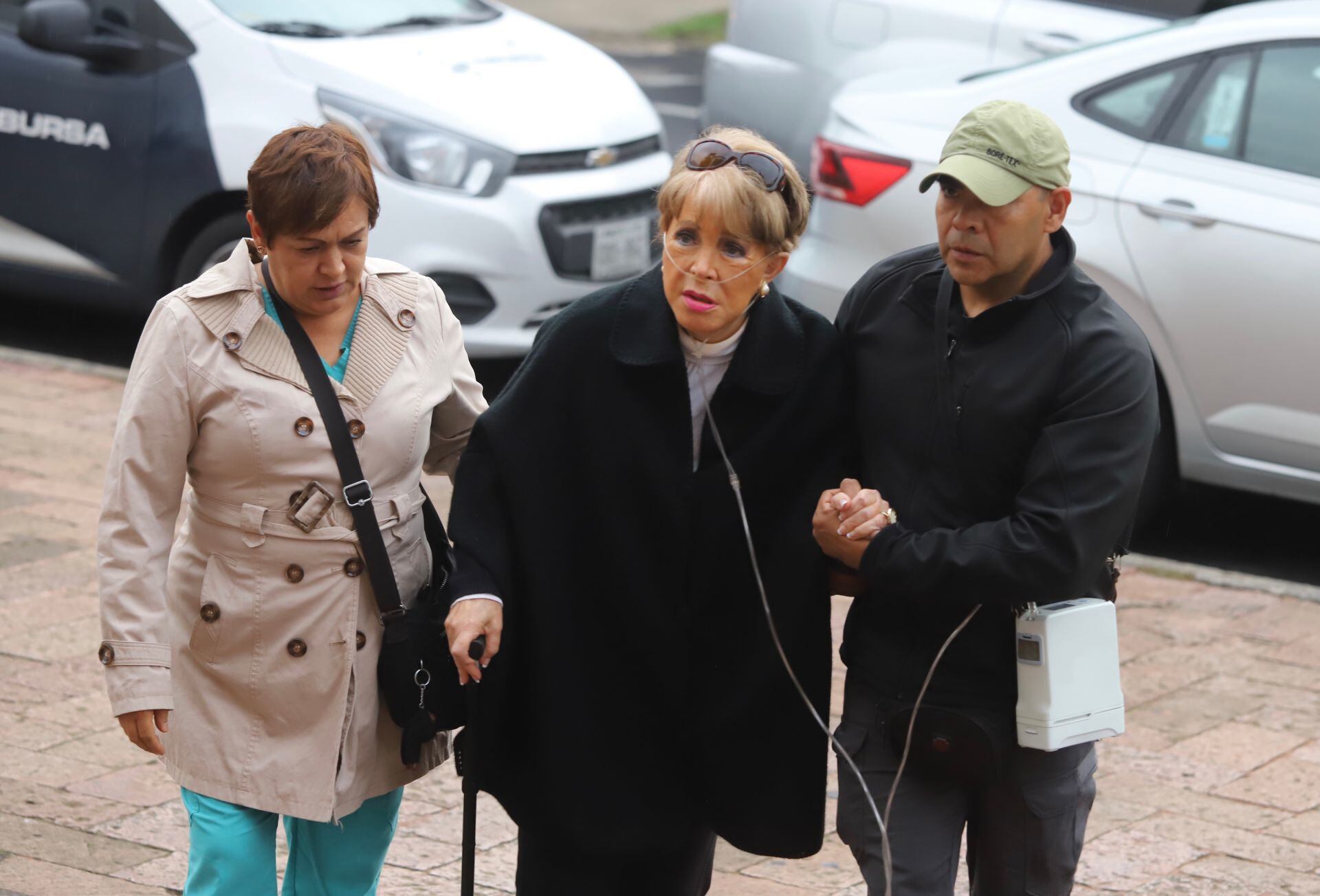 Lolita Ayala en misa por la muerte de Talina Fernández.