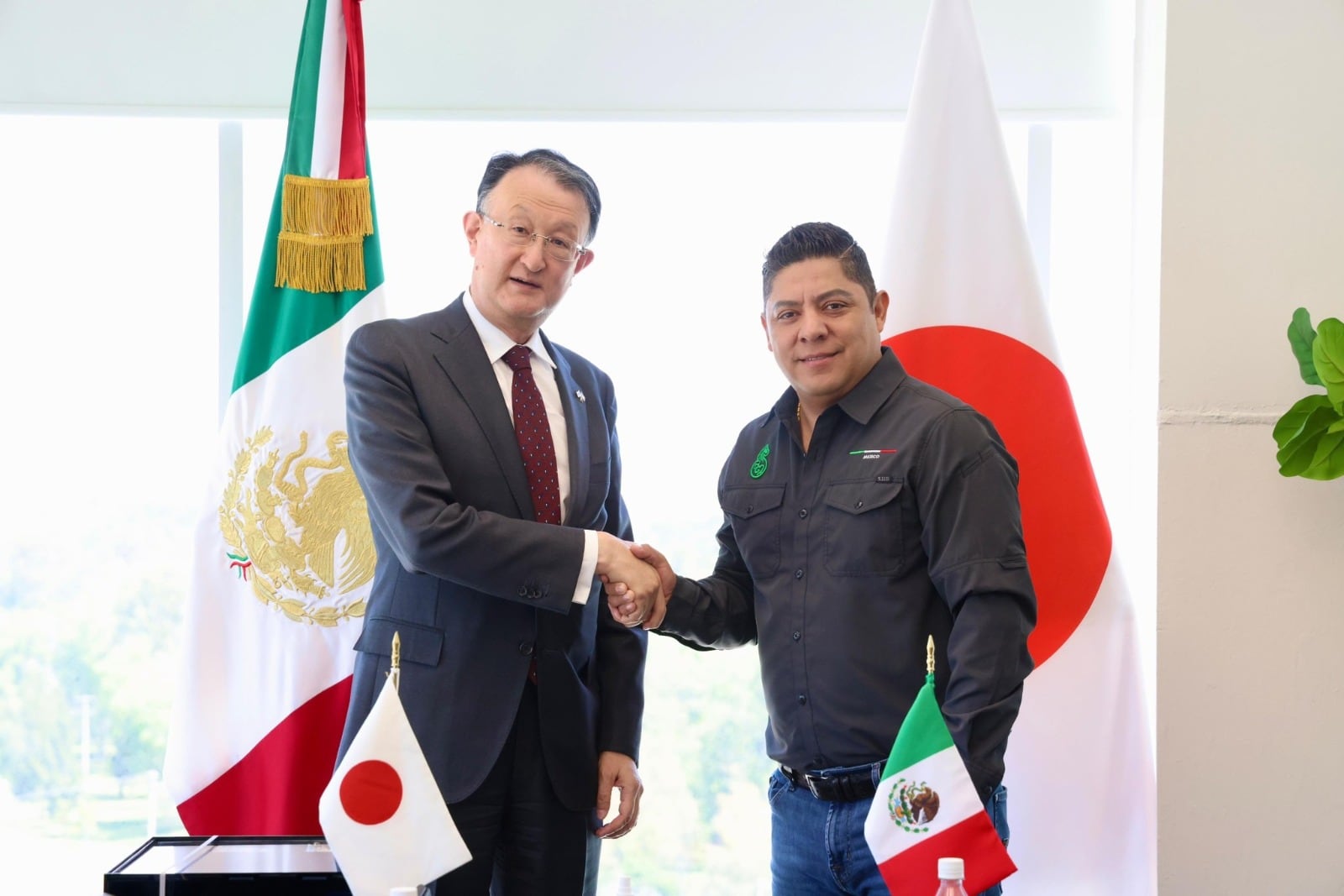 Ricardo Gallardo sostuvo reunión con Cónsul General de Japón en León, Takero Aoyama.