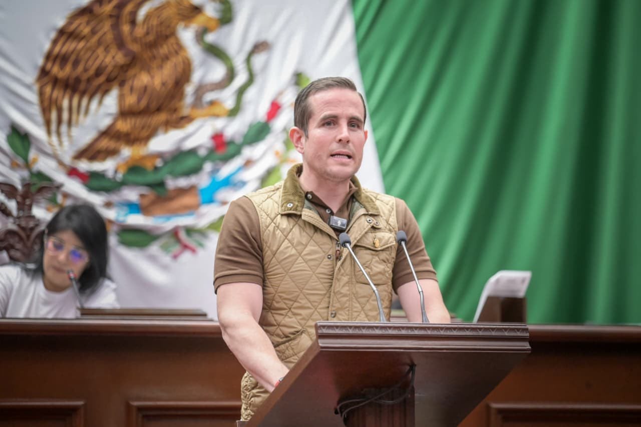 ¿Quién es Carlos Bautista Tafolla?