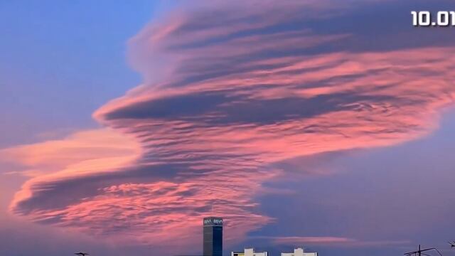 Nube lenticular en CDMX