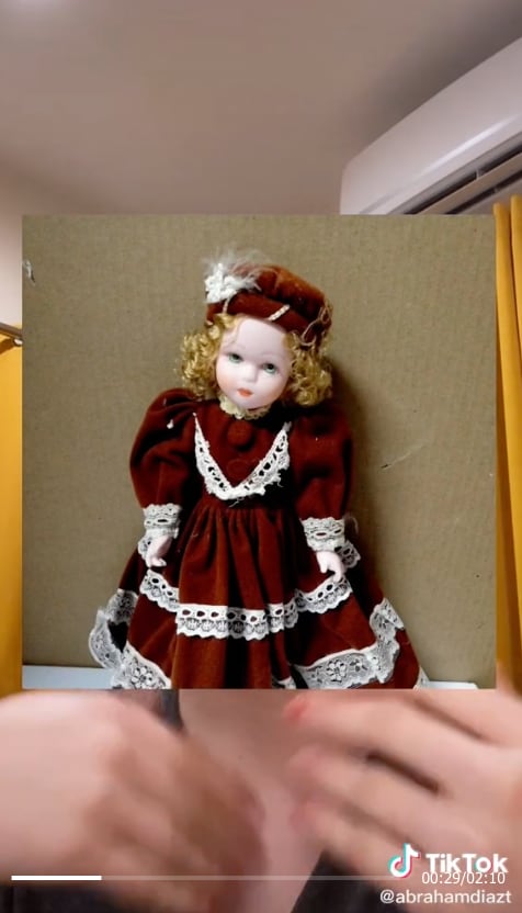 Dibujo perturbador de una niña