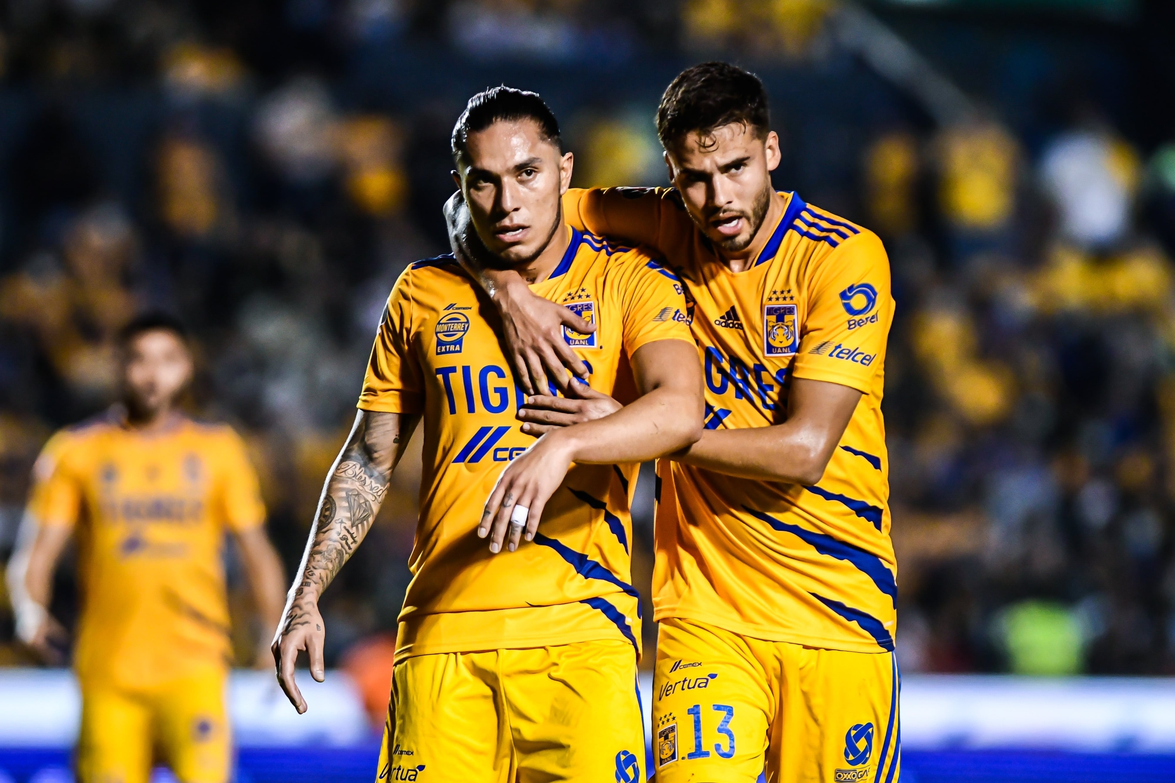 Carlos Salcedo y Diego Reyes