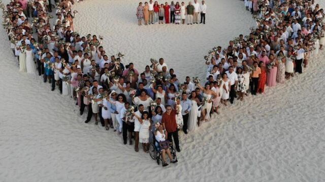 Más de 300 parejas formalizan su unión.
