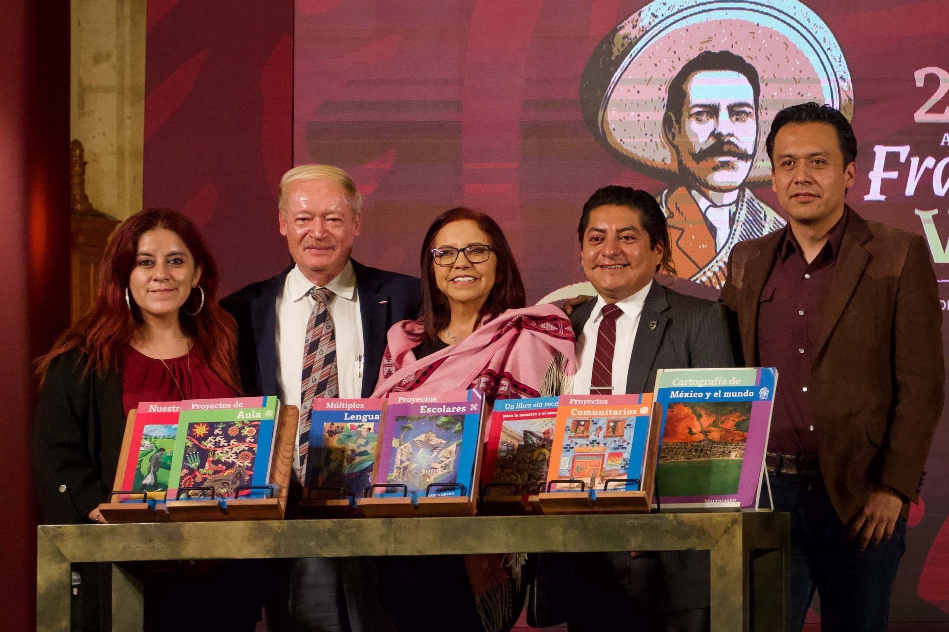 Conferencia vespertina de los nuevos libros de texto de la SEP