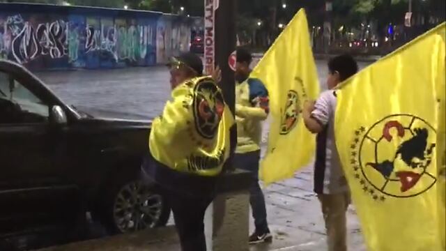 Aficionados del América están en el Ángel de la Independencia