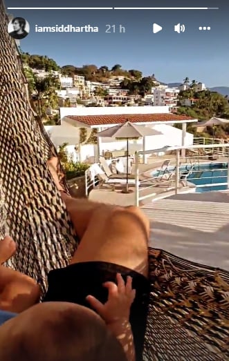 Siddhartha en la playa con Yuya y Mar.