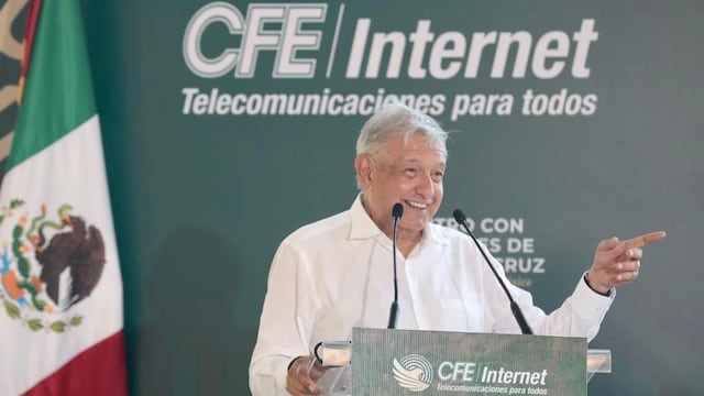AMLO dijo que la primera etapa de Internet para Todos cubrirá al 82% de la población.