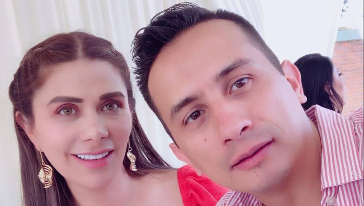 Yesenia Méndez Rodríguez y su esposo