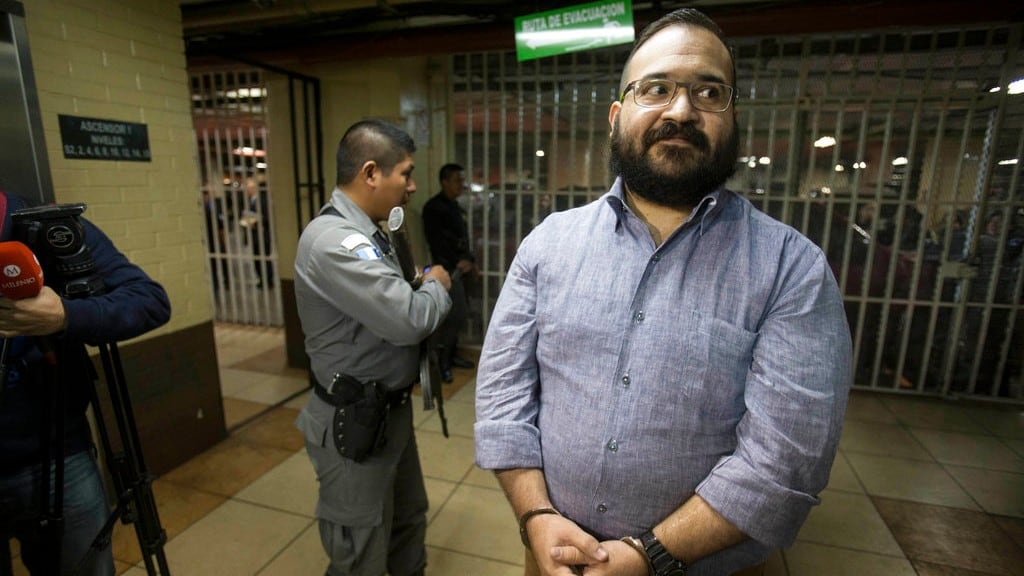 Javier Duarte. Tras sus propiedades en Texas.