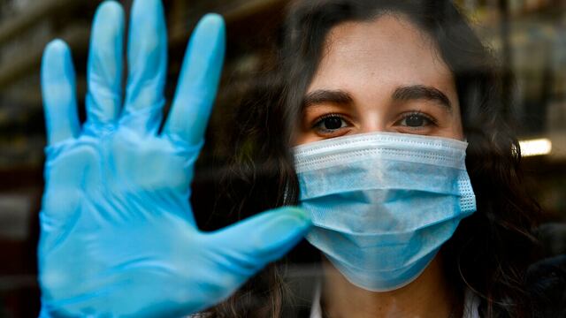 Primeros casos de Flurona, combinación de gripe con Covid-19 en España