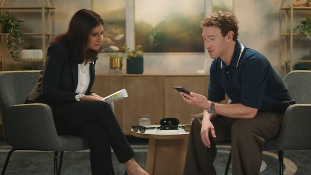 ¿Por qué el celular de Mark Zuckerberg se hizo viral en redes?