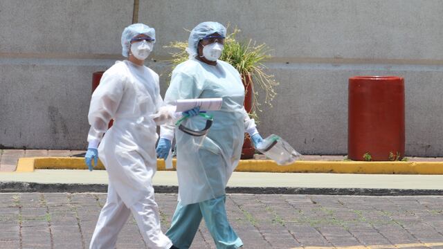 Personal de hospital Covid-19 en Tláhuac.