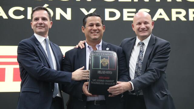 Diego Sinhue Rodríguez inaugura Centro de Pirelli en Guanajuato