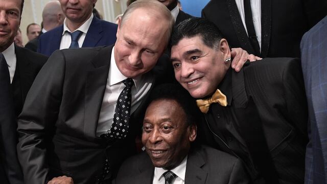 Pelé con Vladimir Putin y Diego Maradona.