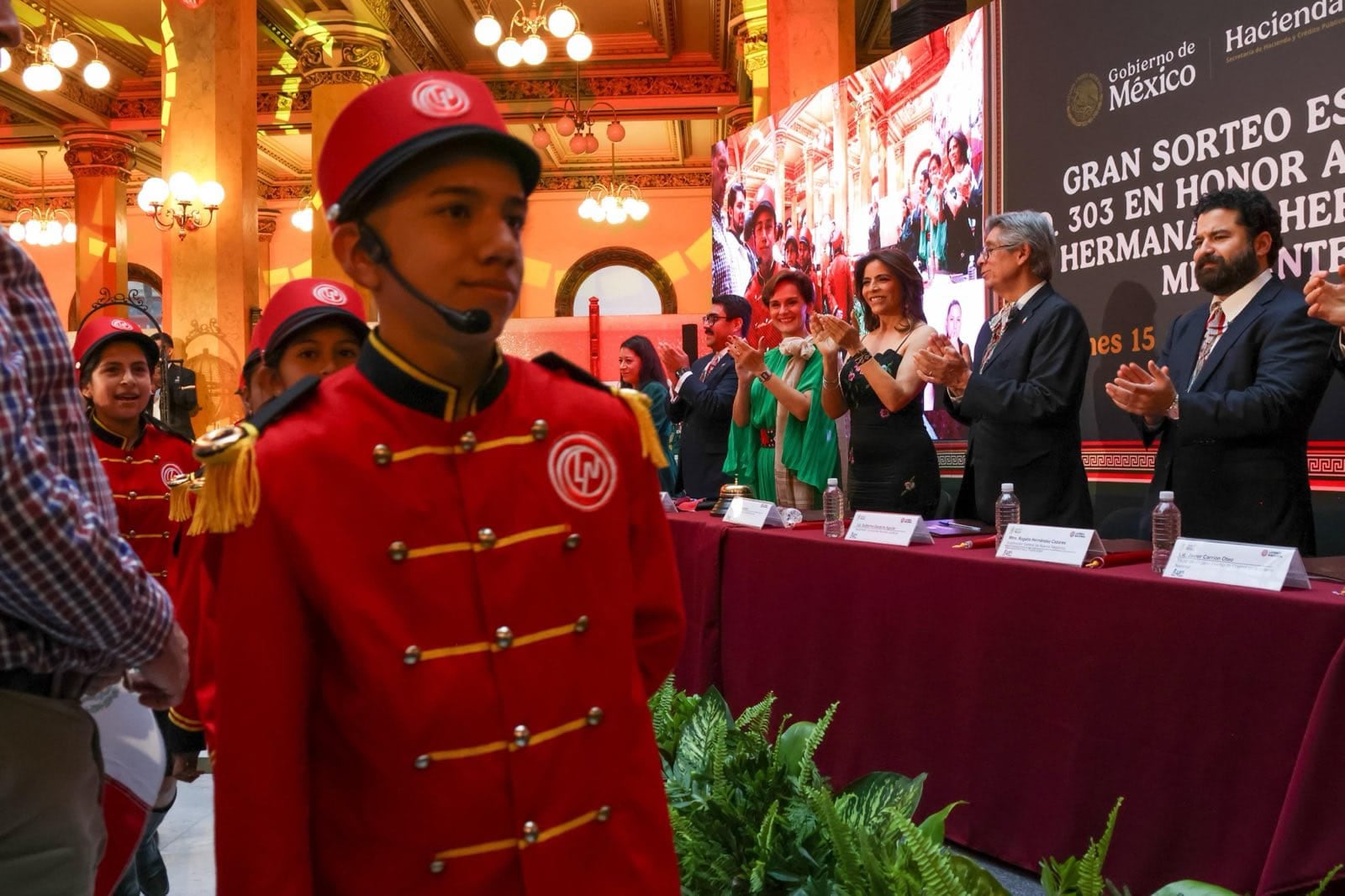 Olivia Salomón encabezó el Gran Sorteo "México con M de migrante"