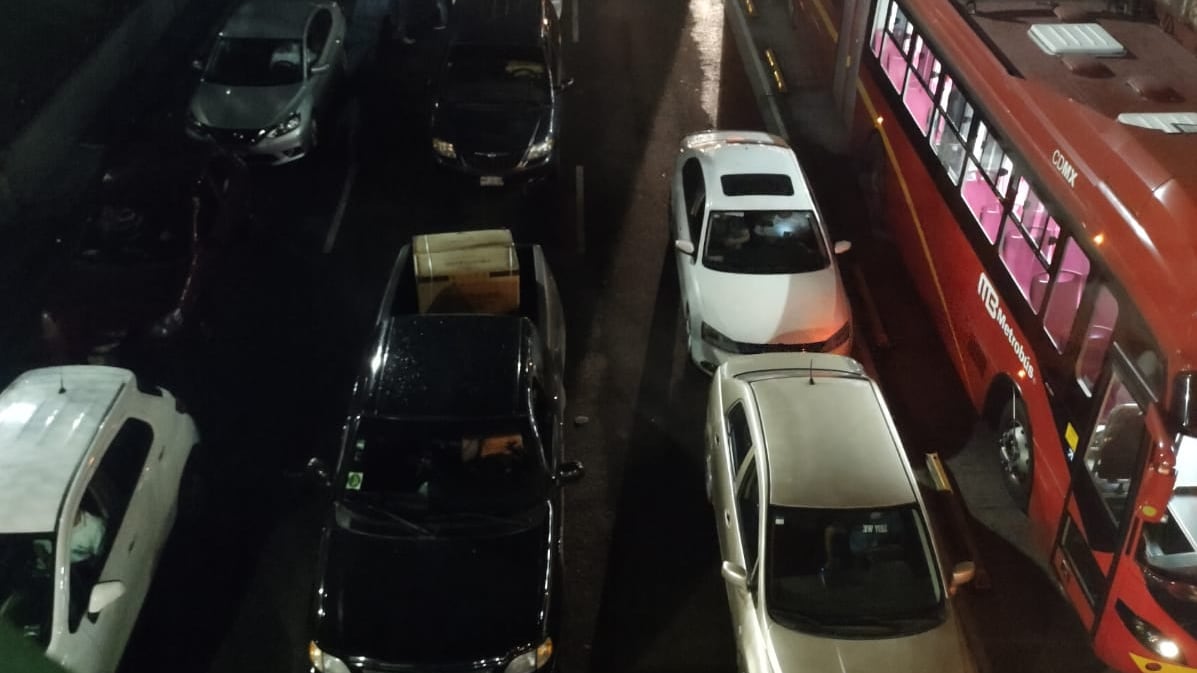 Gaseros bloquean autopista México-Pachuca